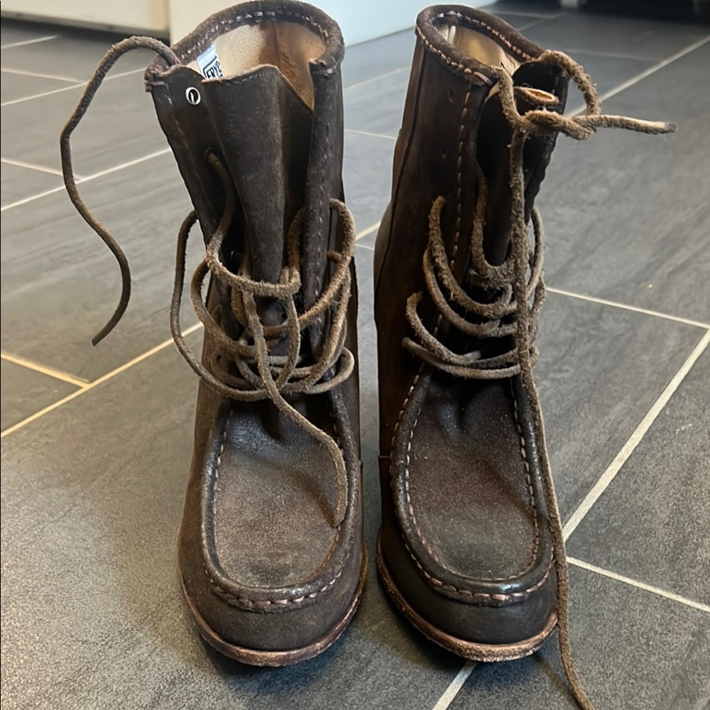 Brown Lace-Up Boots
